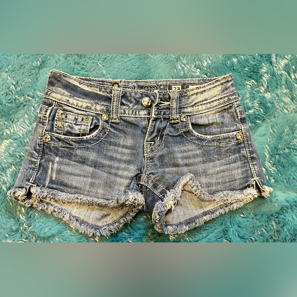 Miss Me Shorts 23